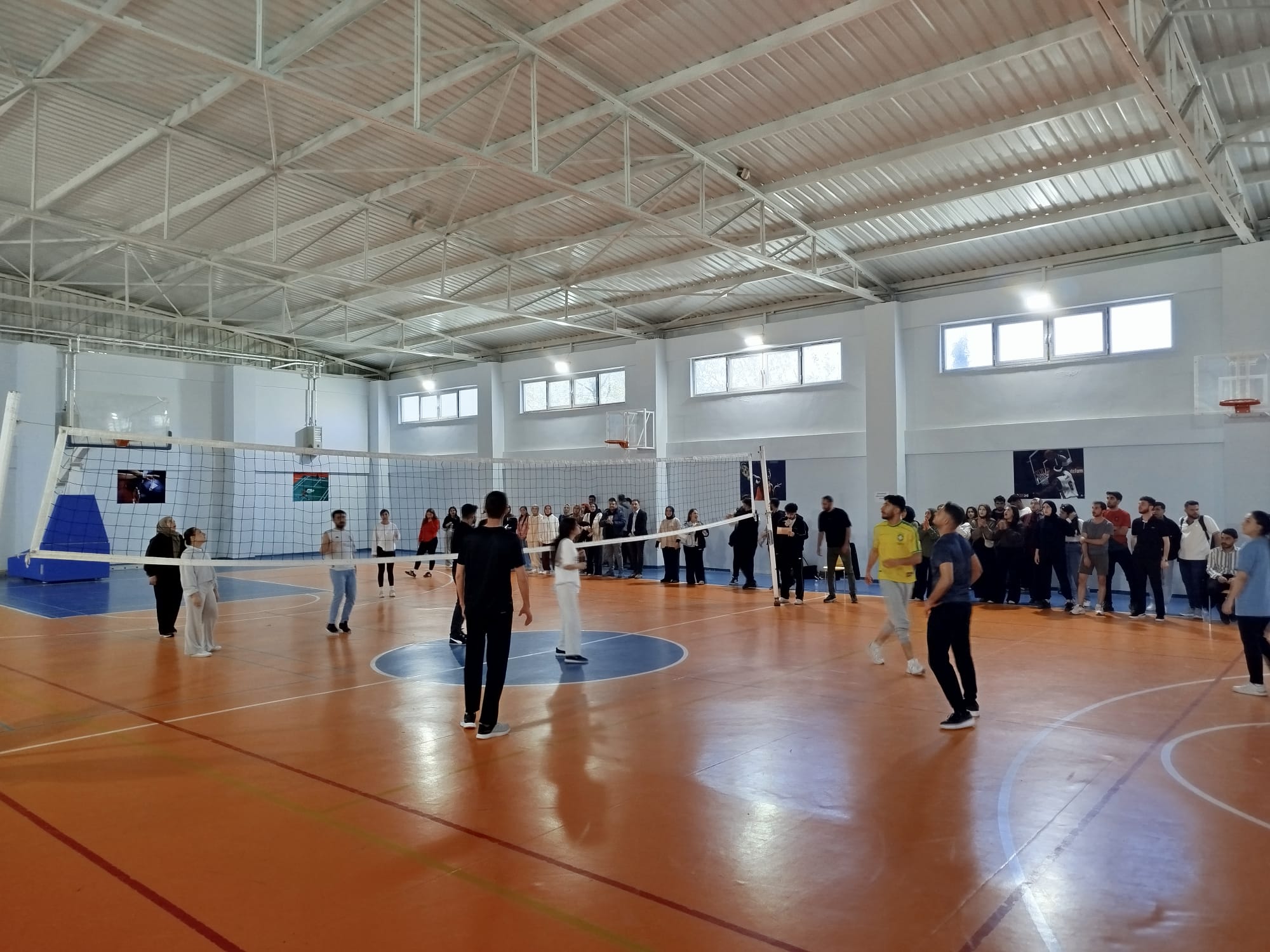 🏐 Turnuvada yarı final heyecanı başlıyor!